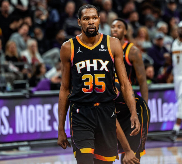 杜兰特在西班牙队比赛中精彩发挥，赛况扑朔迷离引发热议！的简单介绍乐鱼体育