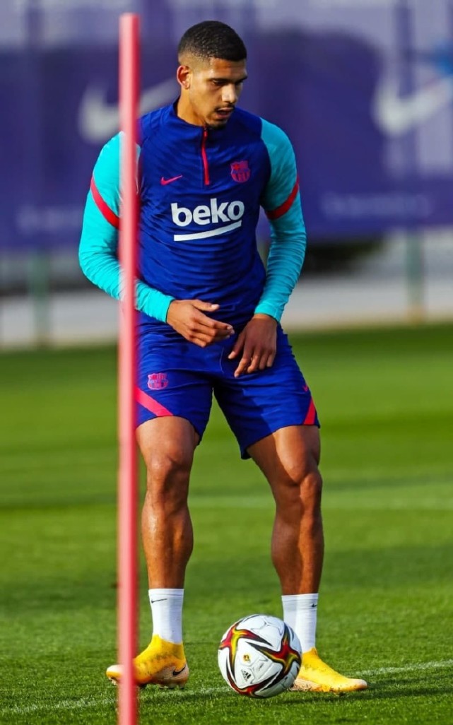 关于清晨浙江稠州防线松动尤文图斯强势反弹备战国王杯，Rookie连续五场比赛得分超过高光表现看傻球迷的信息